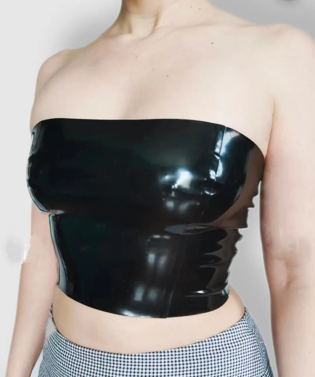 Woman Latex Crop Top Handmade  - đánh giá và giá Embroidery Art Painting